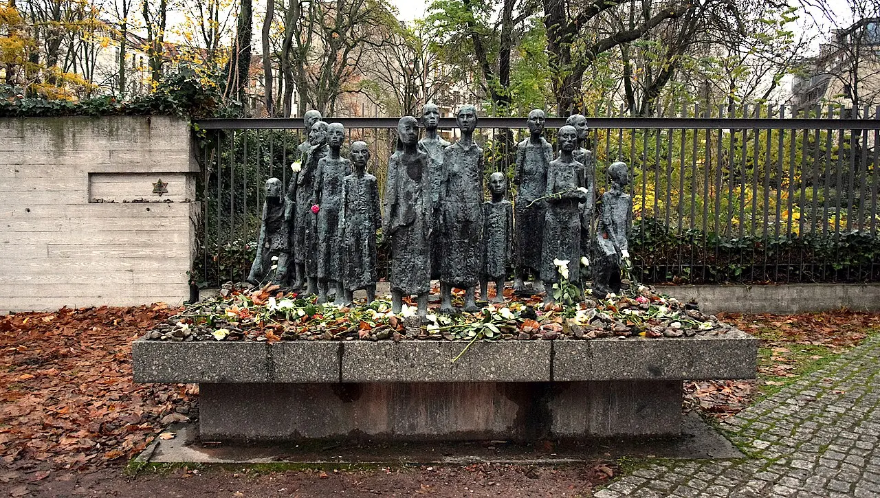 Will Lammert's figure group, Große Hamburger Straße