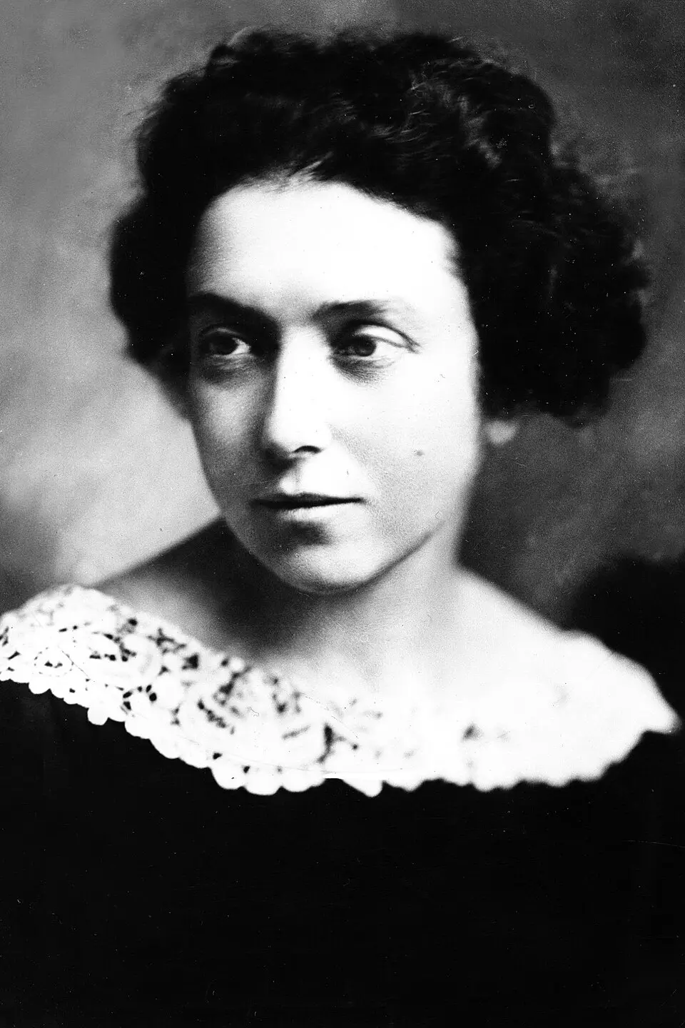 Martha Mosse, 1927 (Becker & Maass studio)